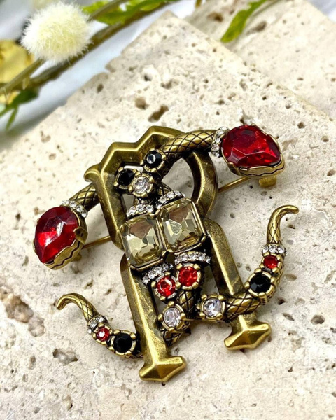 Gucci Брошь - купить с доставкой по выгодным ценам в интернет-магазине ...