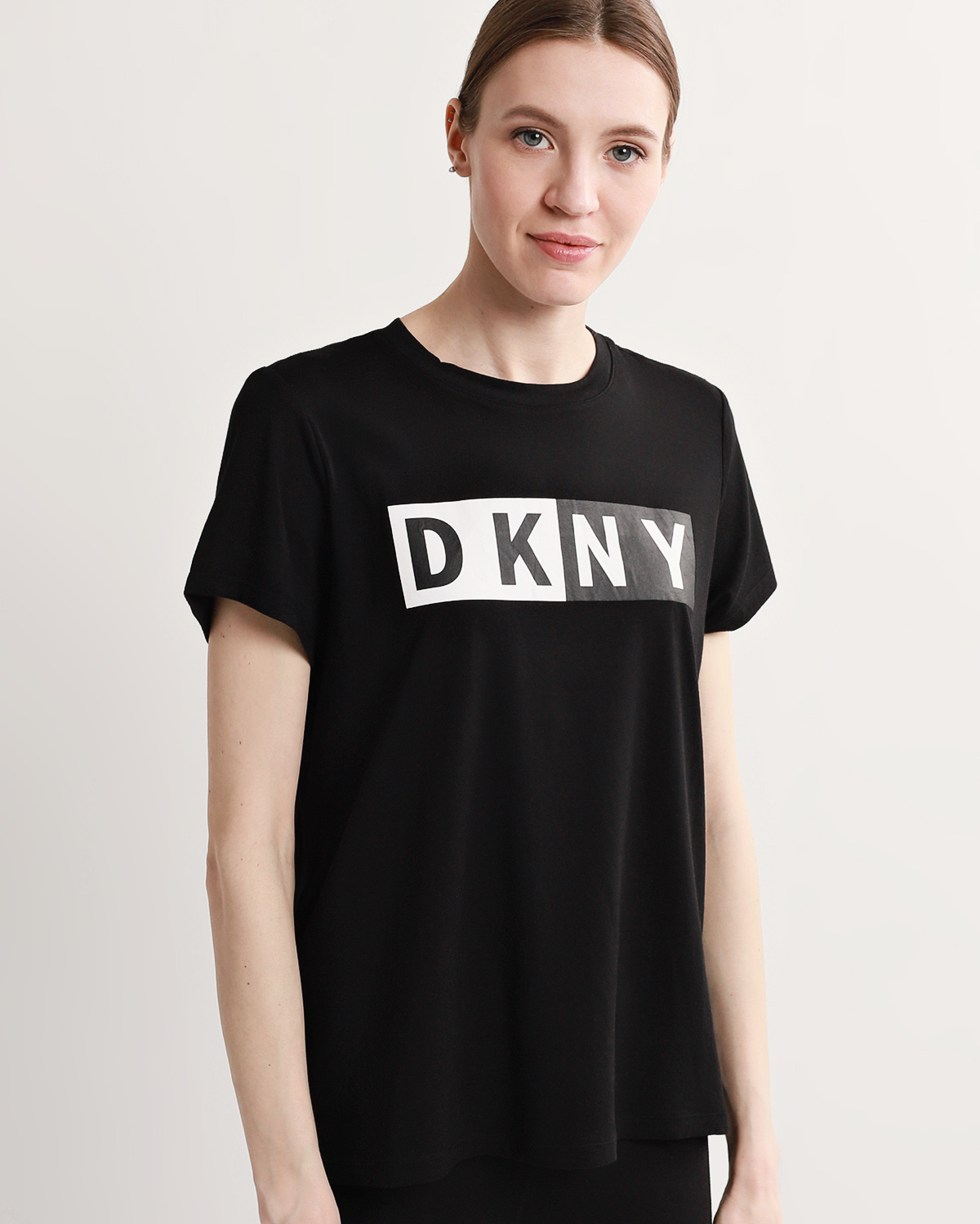 Футболка отзывы. Donna Karan New York футболка. DKNY майка. DKNY Donna Karan New York футболка. DKNY Sport серая бархатная футболка dp8t5834.