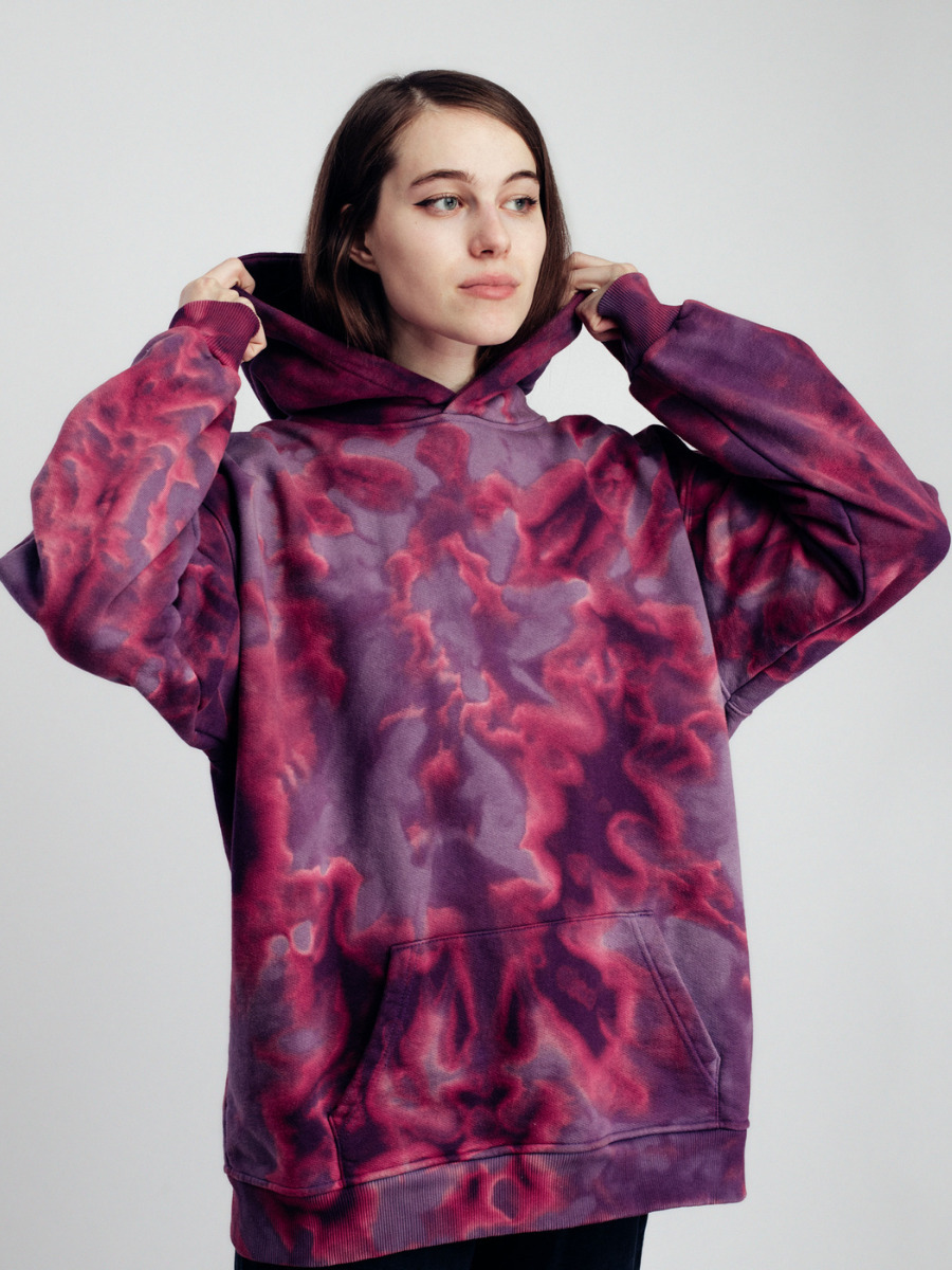 Худи fam wear тай-дайХуди оверсайз фиолетового цвета с объемным передним ка...