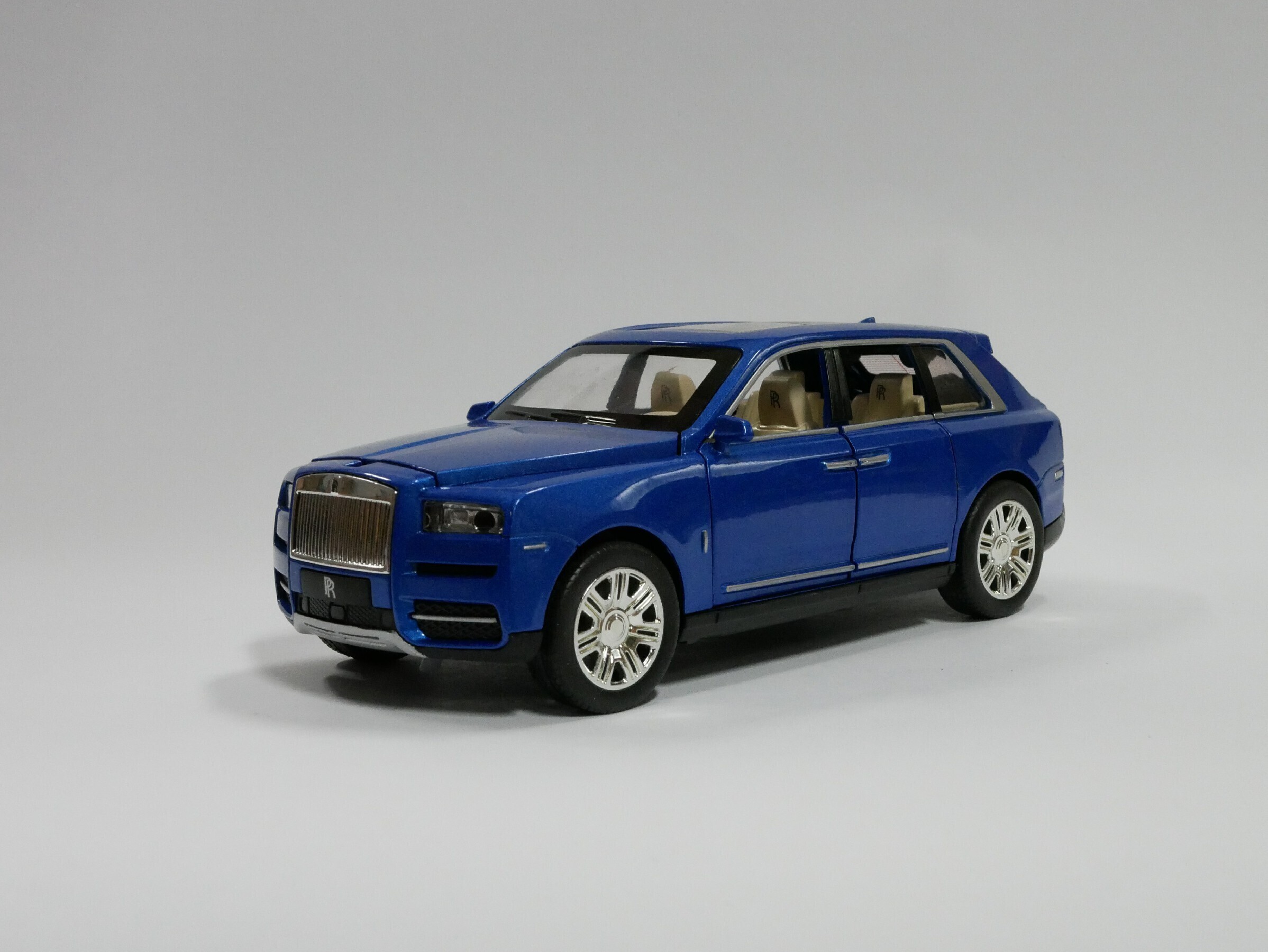 Rolls Royce Cullinan моделька