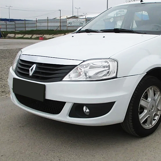 Бампер передний в цвет для Рено Логан 1 Renault Logan 1 фаза 2 (2009-2015) в сборе 369 - Белый лед, с отверстиями под птф