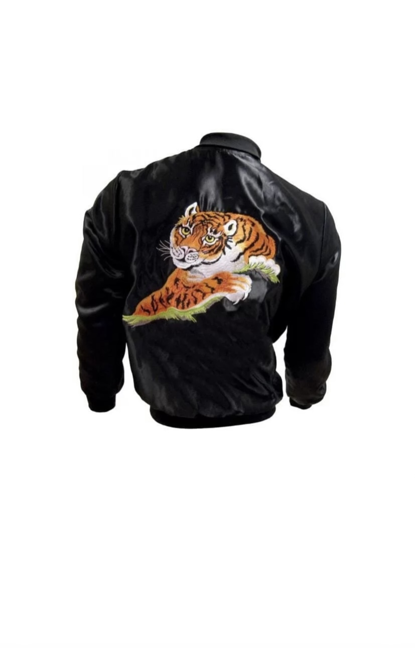 Куртка с тиграми