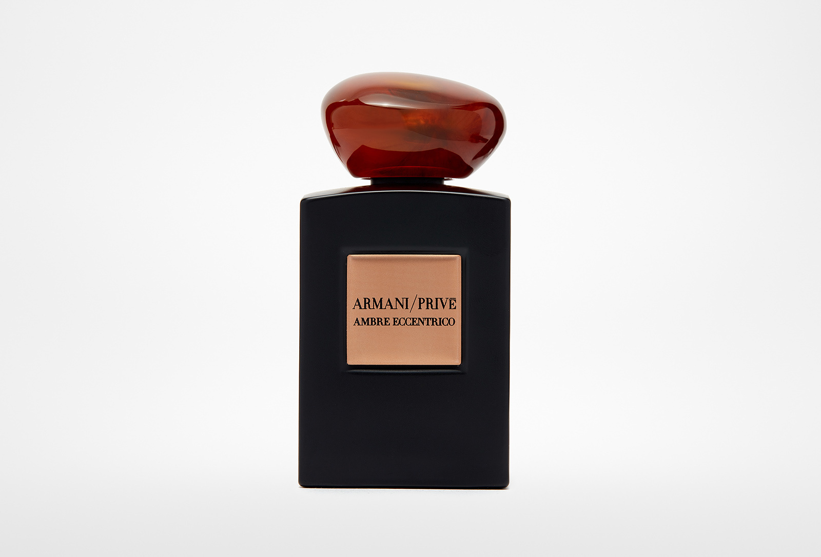 Купить armani prive. Духи Армани prive Ambre eccentrico. Парфюмерная вода Armani prive Ambre eccentrico. Джорджио Армани Прайв. Духи Армани Прайв амбре.