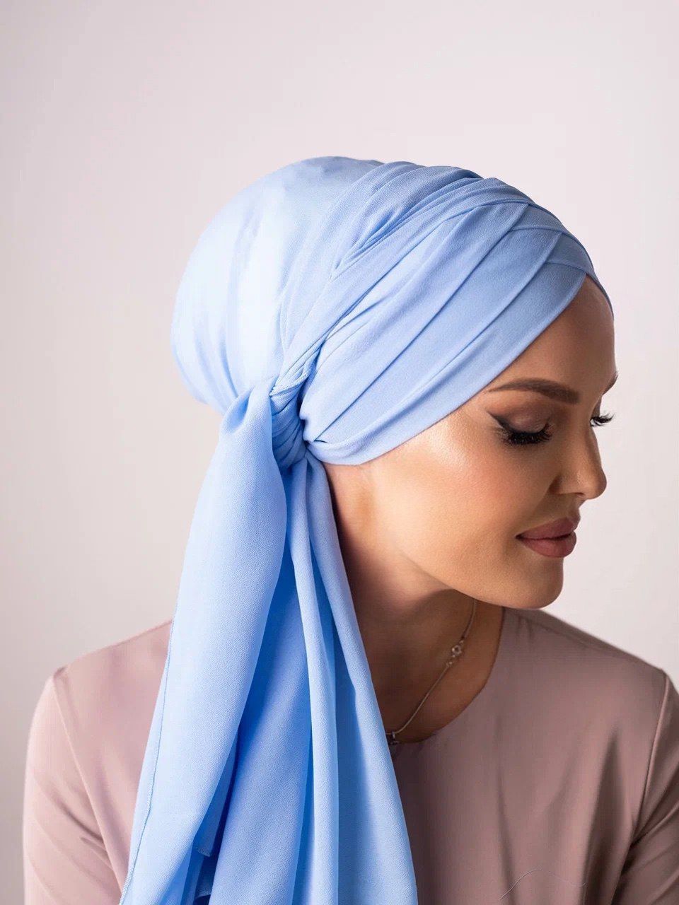 Голубой мусульманский платок