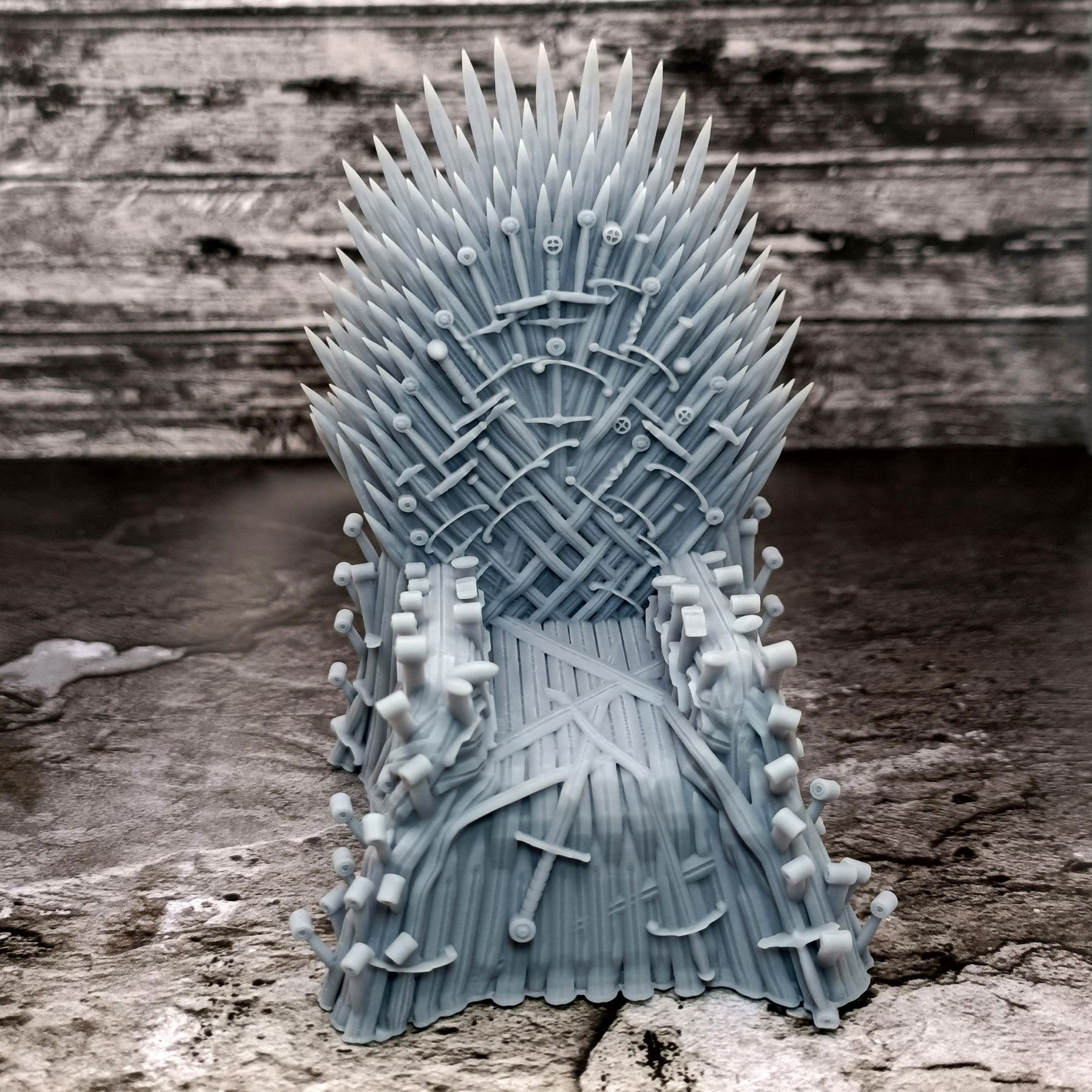 Железный трон (Iron Throne) Игра Престолов фигурка из смолы 10 см  неокрашенная