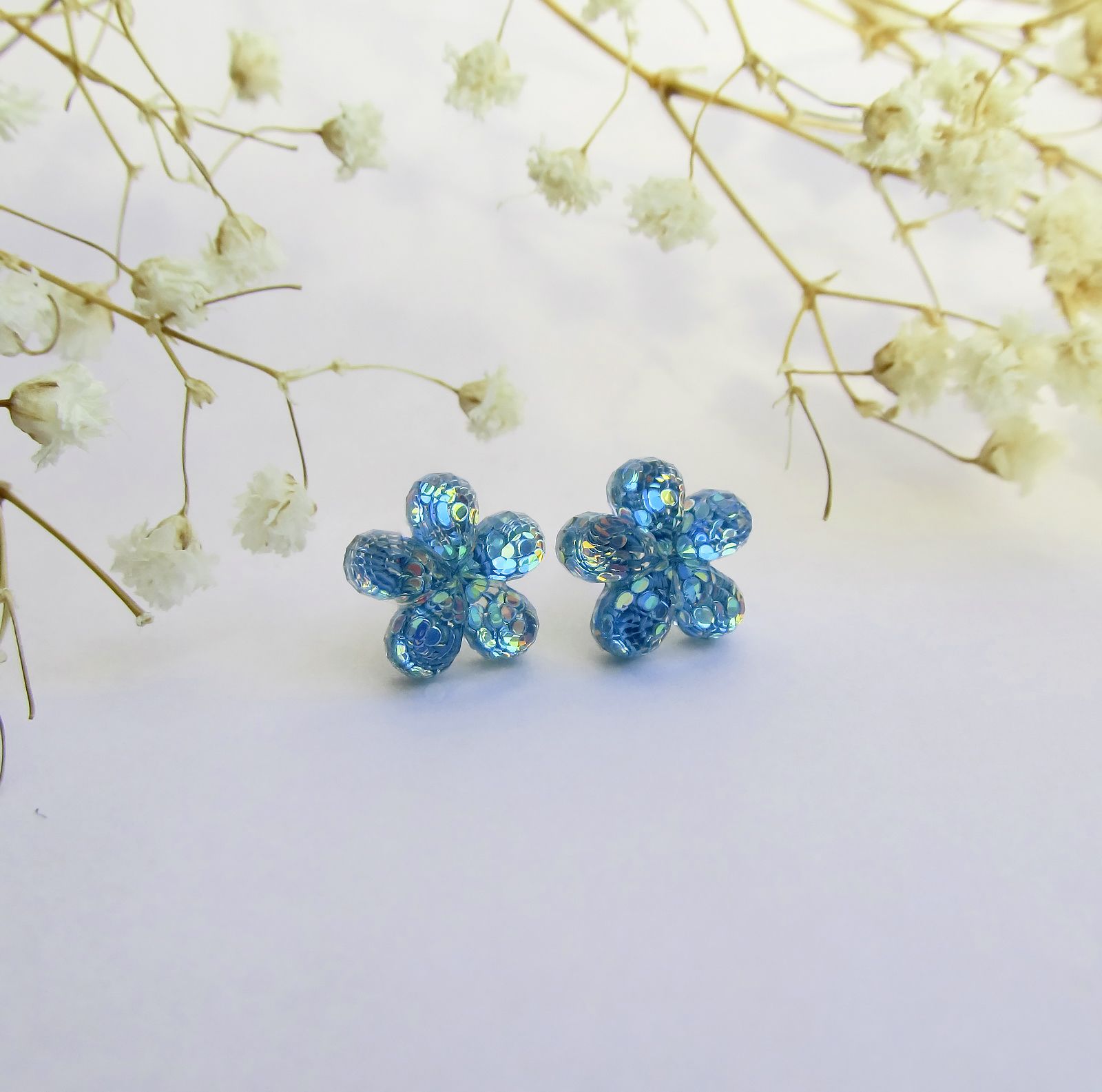 Голубые серёжки цветочки. Красивые серьги. Пусеты с лондон топазом. Серёжки цвет голубой. Крупные серьги цветы.