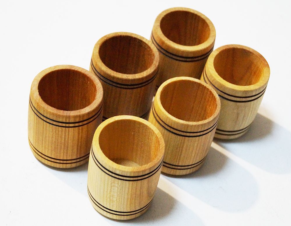 Набор бокалов для виски из дерева сибирский вяз. Рюмки из можжевельника. Стопки из дерева. Деревянный стаканчик. Рюмки из дерева.