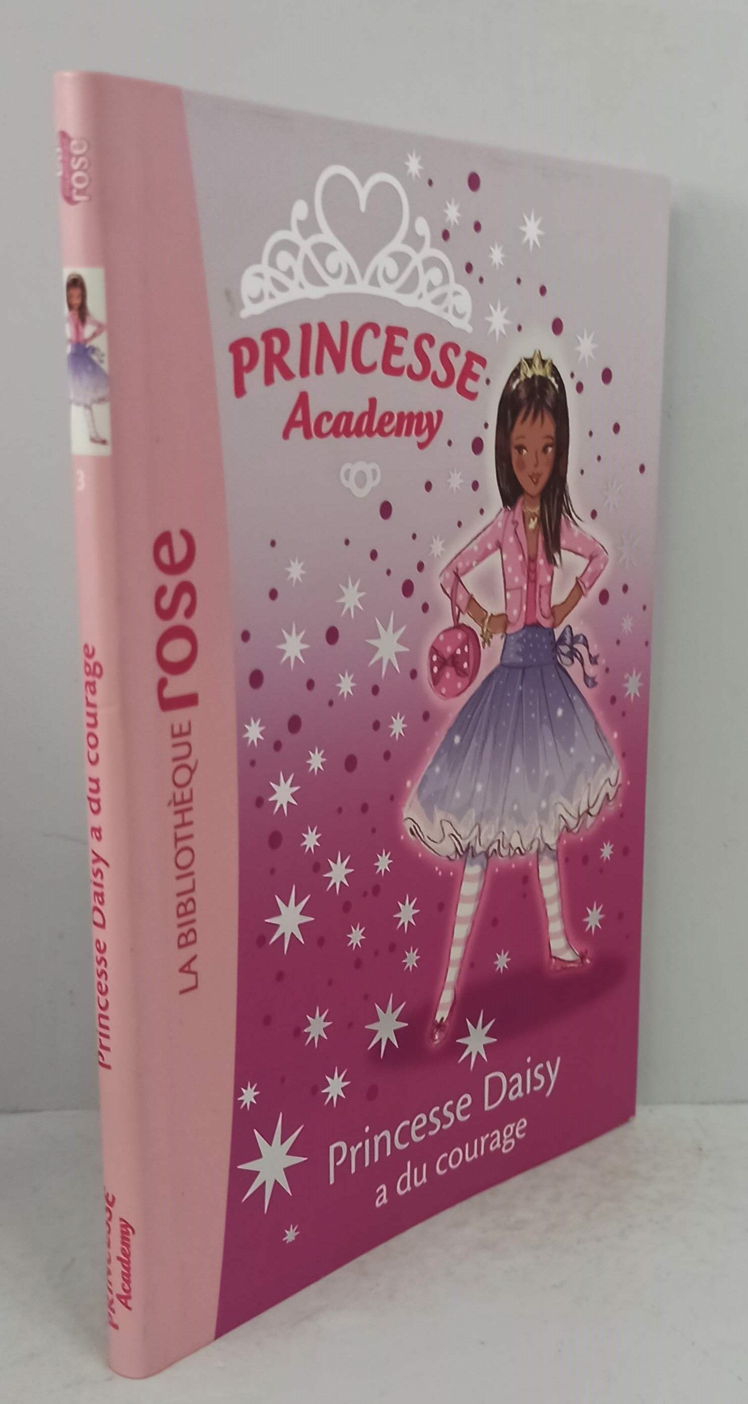 Слушать книгу принцесса. Маленькая принцесса книга. Настоящая принцесса книга. Книжка с принцессами. Книга принцесса психолог.
