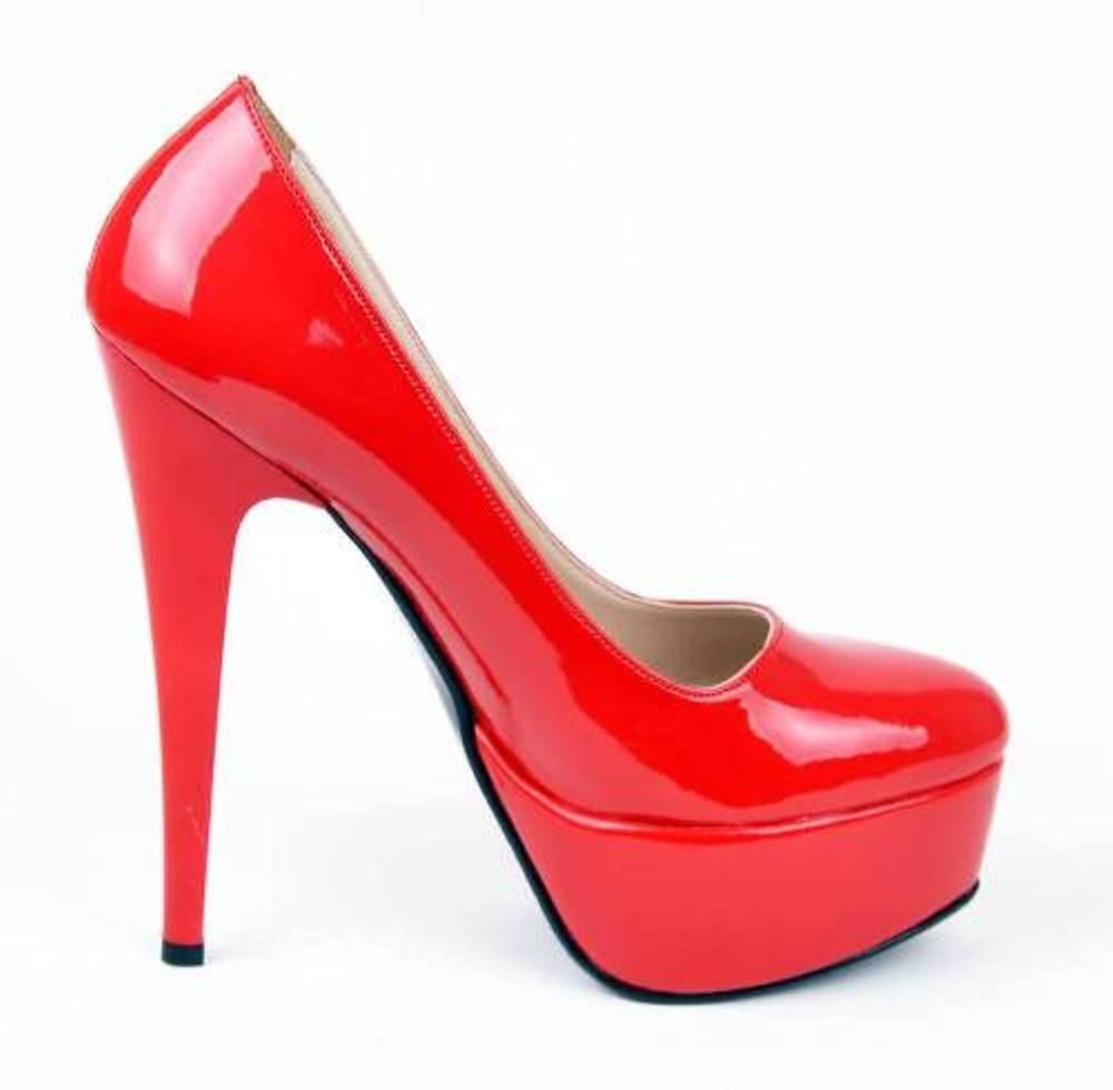Джум туфли. Каблук 50 см. Каблуки 40 см. Каблук 2 см. Французские модельеры обуви с красной подошвой.