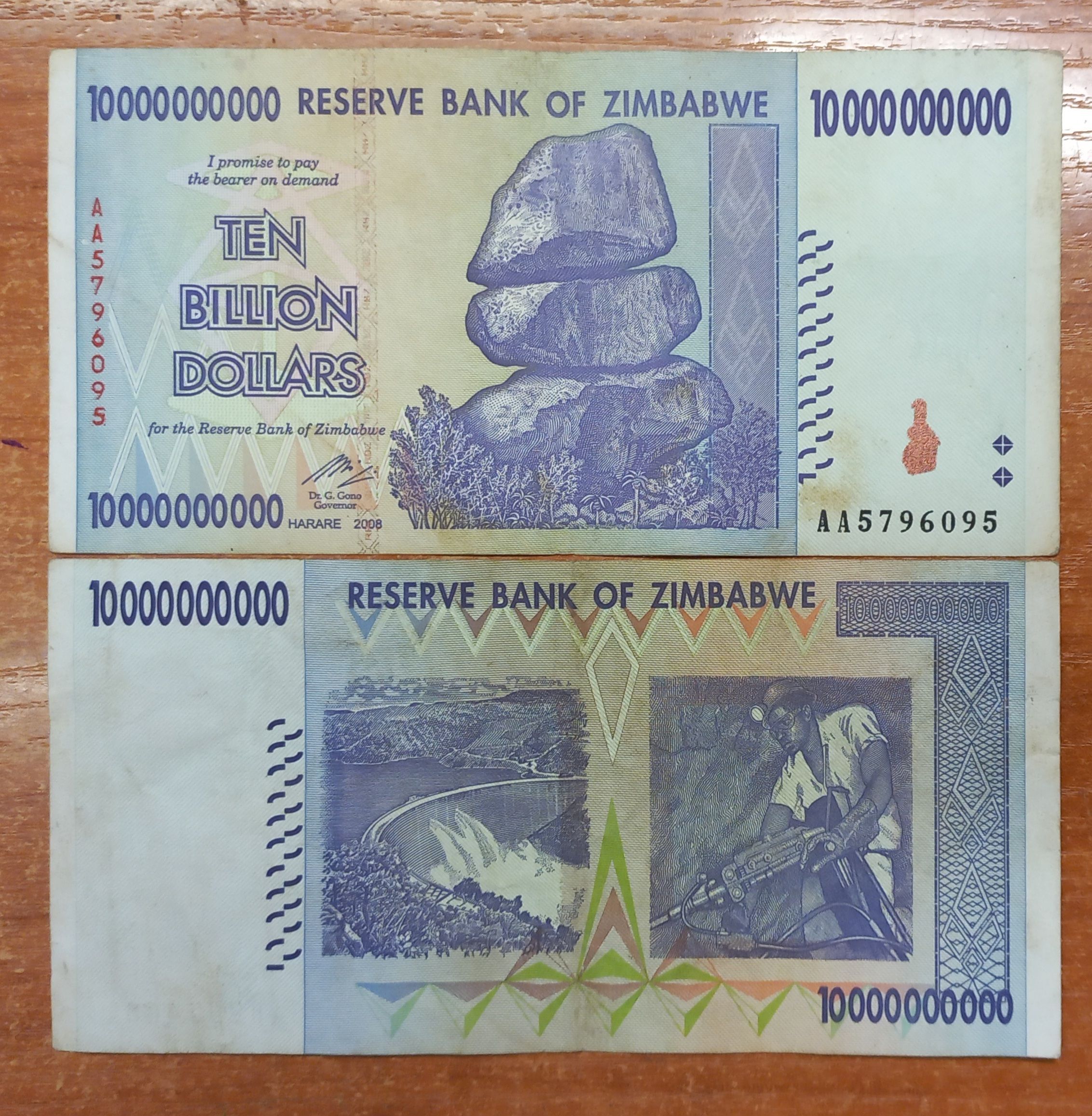 10000000000 долларов. Купюры Зимбабве. Купюры Зимбабве 2008 года. Зимбабвийский доллар купюры. 10 Триллионов зимбабвийских долларов.