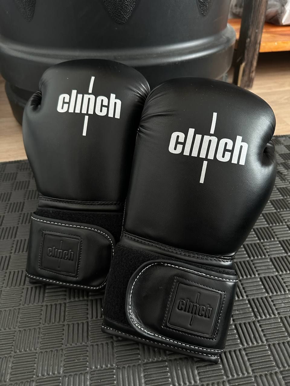 Перчатки Clinch 10 oz