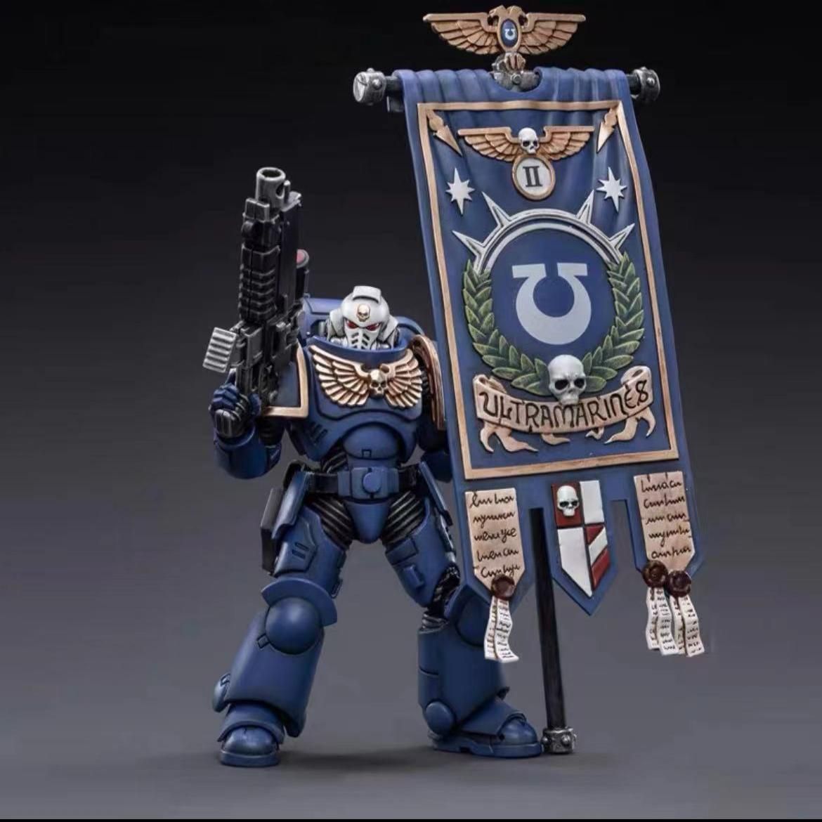 Warhammer40000/фигурка-КосмодесантникЗнаменосецПримарис/Подарокдлямальчика/15CM(коробка)