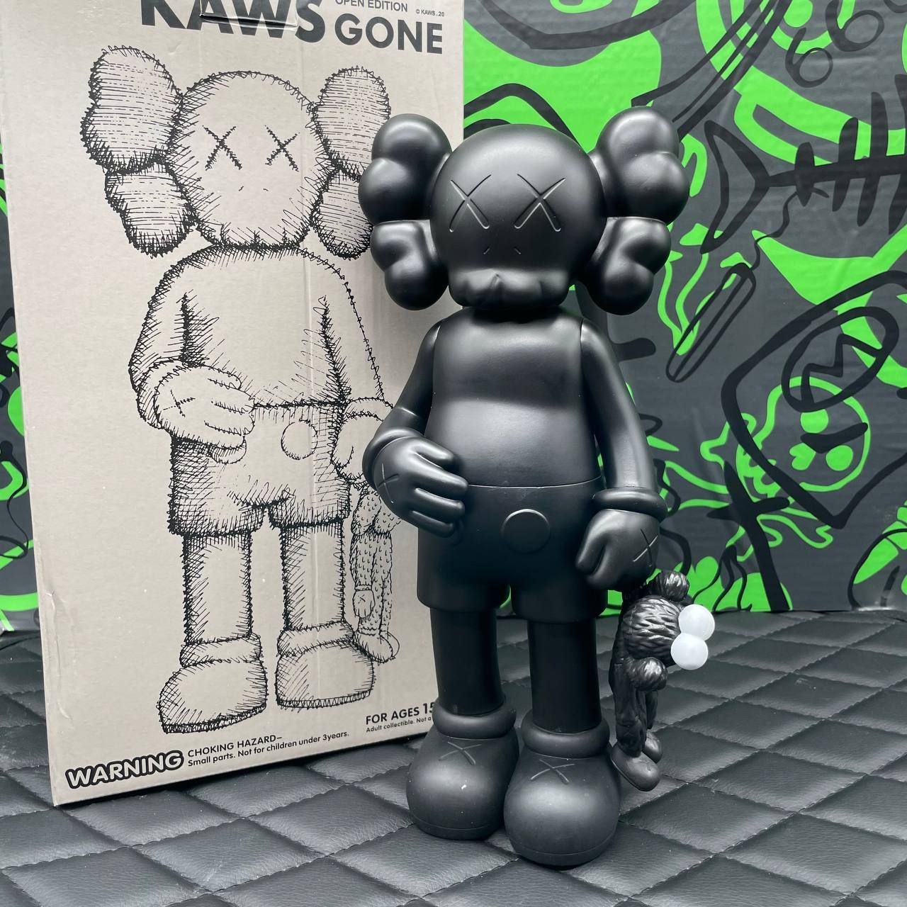 Фигурка Kaws 30см с черной игрушкой - купить с доставкой по выгодным ценам  в интернет-магазине OZON (1247279680)