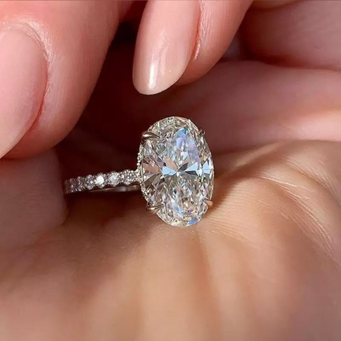 Oval Cut Moissanite Engagement Ring