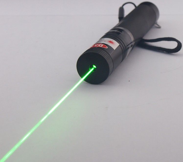 Мощная указка. Зеленая лазерная указка Green Laser Pointer. Зелёная лазерная указка 303 5000mw (Green Laser Pointer). Лазерная указка зеленая 100 м Луч. Указка лазер зеленый Луч Green Laser Pointer 303.