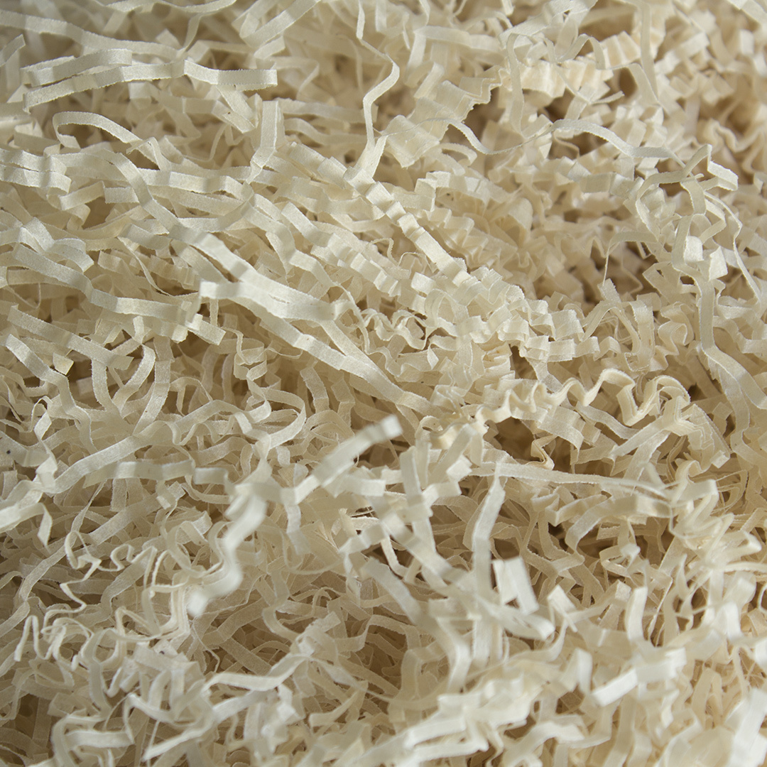 Наполнитель нарезанная бумага. Бумажный наполнитель для коробок. Нарезанная бумага для упаковки. Наполнитель бумажный 1507-1842. Бумажный наполнитель розовый.