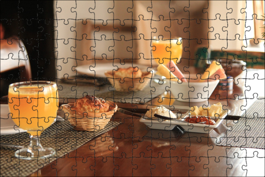 Table orange 2. Завтрак на столе. Завтрак с апельсиновым соком. Завтрак на столе в кафе. Стол для завтрака на кухне.