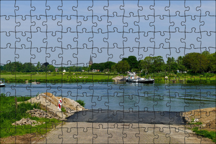 Вода в пруду. Кастинговая сеть парашют испанка. Очистные сооружения дериглазово курск. Река сетка. Electric land angel river.