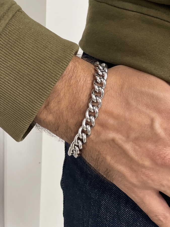 Кожаные браслеты на руку для мужчин. Greenwich браслеты мужские. Стильный золотой браслет для мужчины. Мужской браслет из бирюзы. Стильные мужские браслеты.