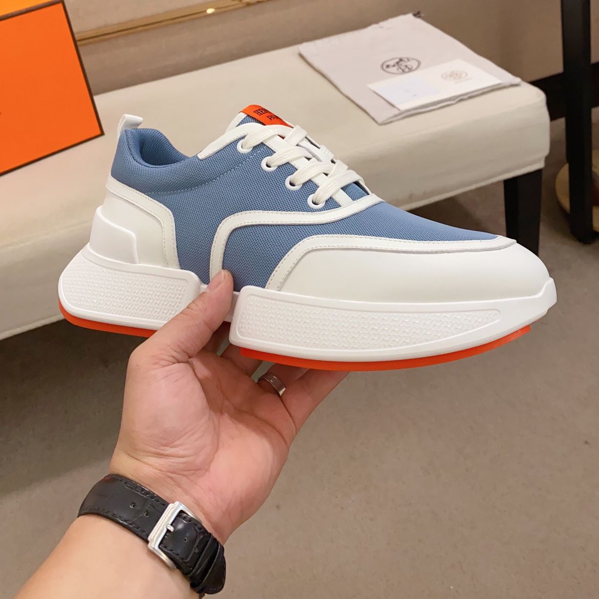 Кроссовки гермес. Hermes кроссовки женские 2024. Кроссовки Hermes женские оригинал. Кеды Hermes женские. Hermes кроссовки женские с ключиком.