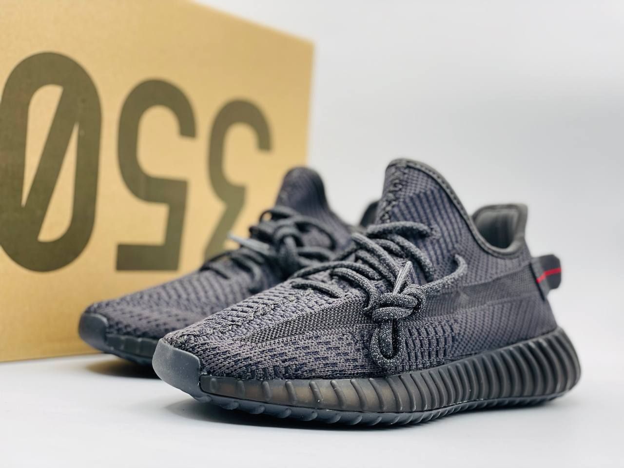 КроссовкиYeezyBoost350V2