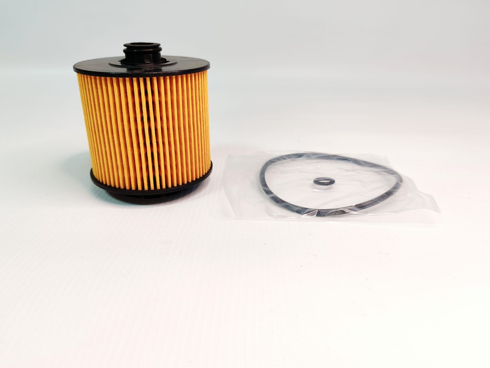 Geely coolray фильтр масляный. Фильтр масляный geely atlas 2. 4 фильтр масляный аналог. 1056022300 аналог. Geely 1056022300.