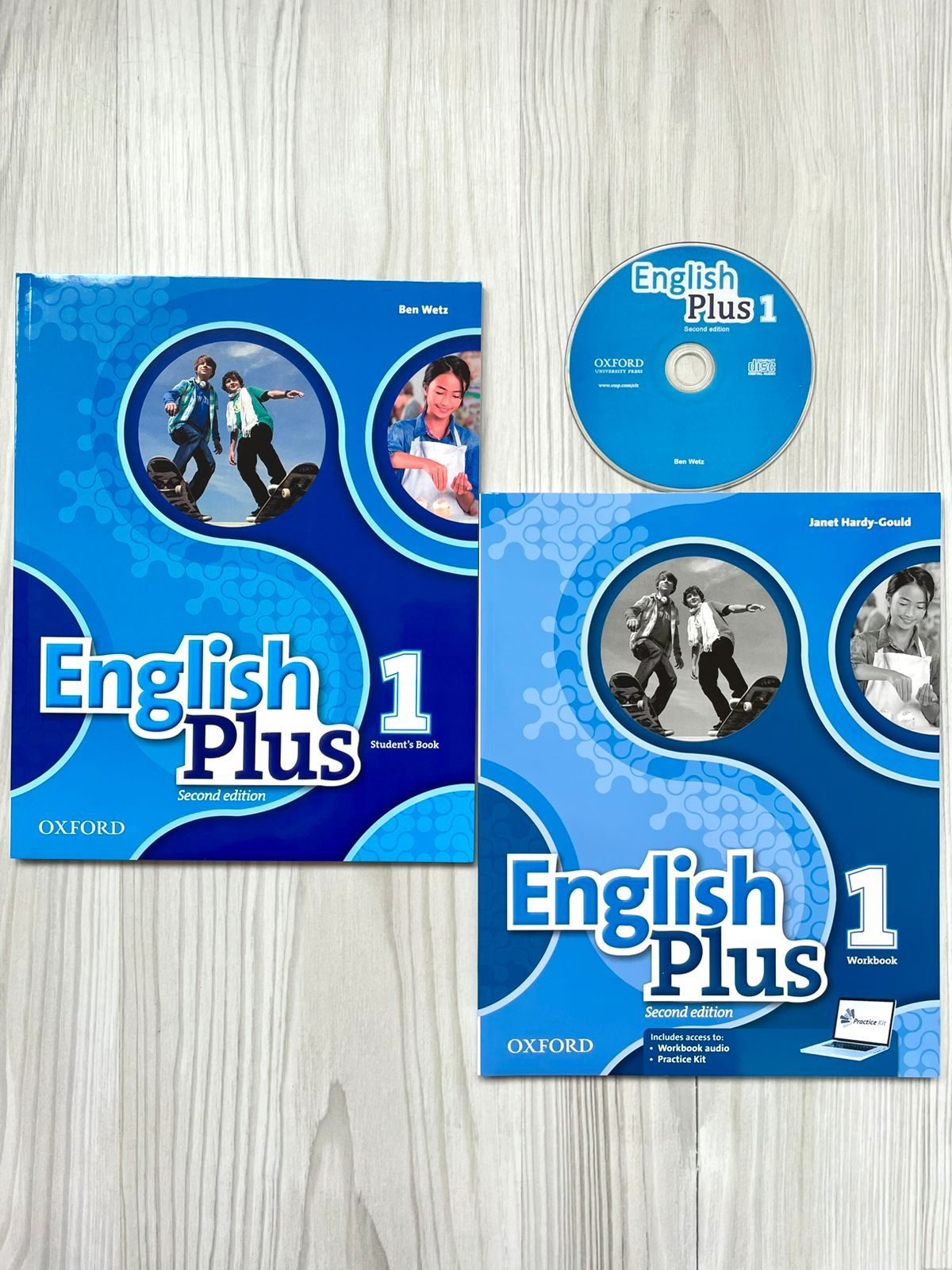 English plus 1: Students Book+Workbook+Диск - купить с доставкой по  выгодным ценам в интернет-магазине OZON (1264369892)