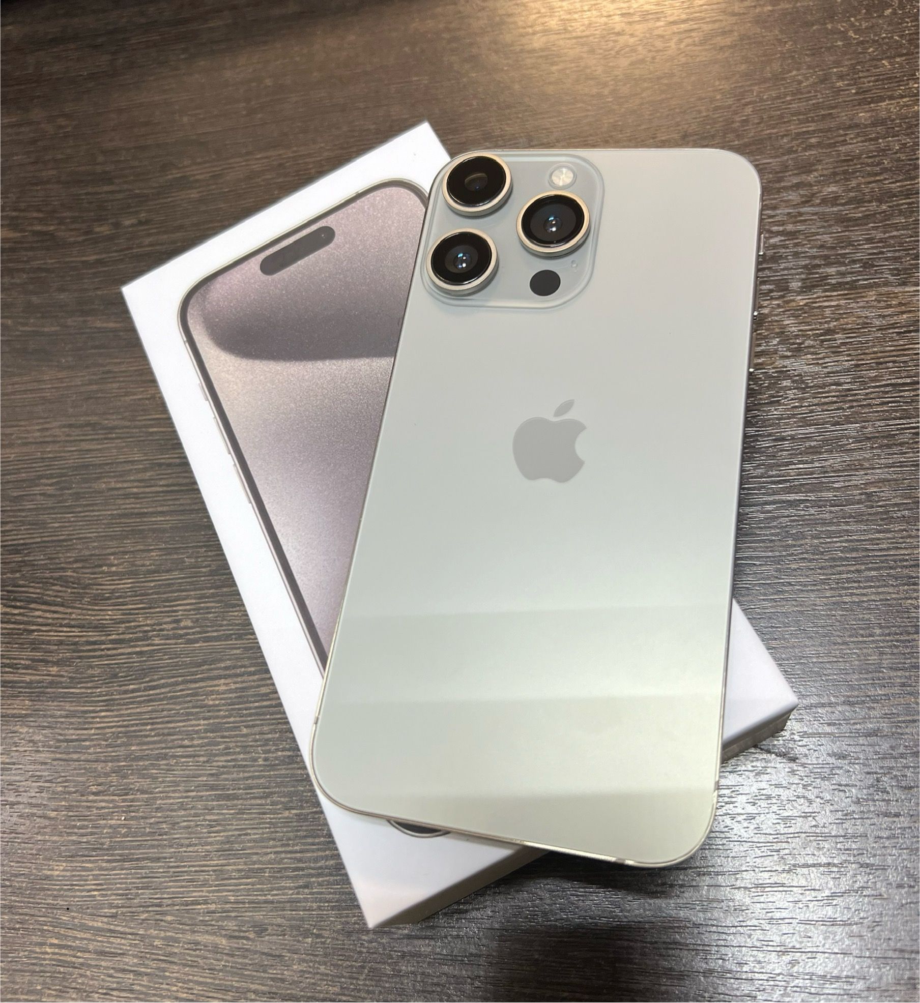 Хр в корпусе 15 про айфон отзывы. Iphone 11 Pro Max Gold. 11 Pro Max 256. Apple 11 Pro. Iphone 11 Pro Pro Max.