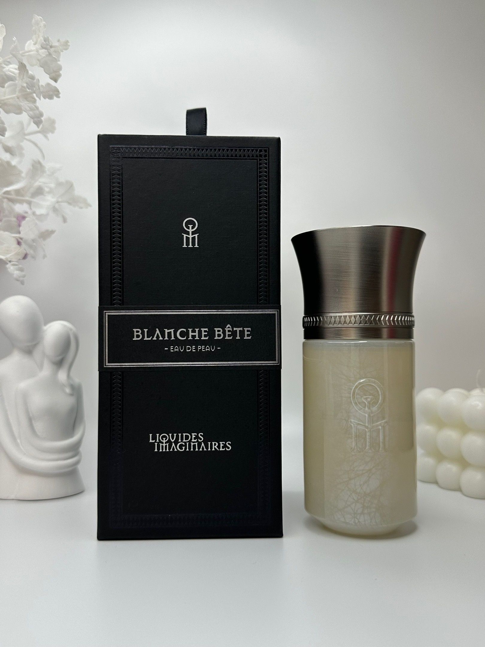 Blanche bete отзывы. Liquid Imaginaries Blanche Bete. Blanche Bete духи. Blanche Bête les liquides imaginaires Ноты. Blanche Bete духи картинка.