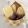 Набор банный из пяти предметов, подарочный набор мочалок, короб из полосатого дерева, 21х5х24 см - изображение