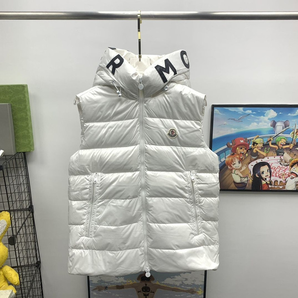 Жилет MONCLER - купить с доставкой по выгодным ценам в интернет ...