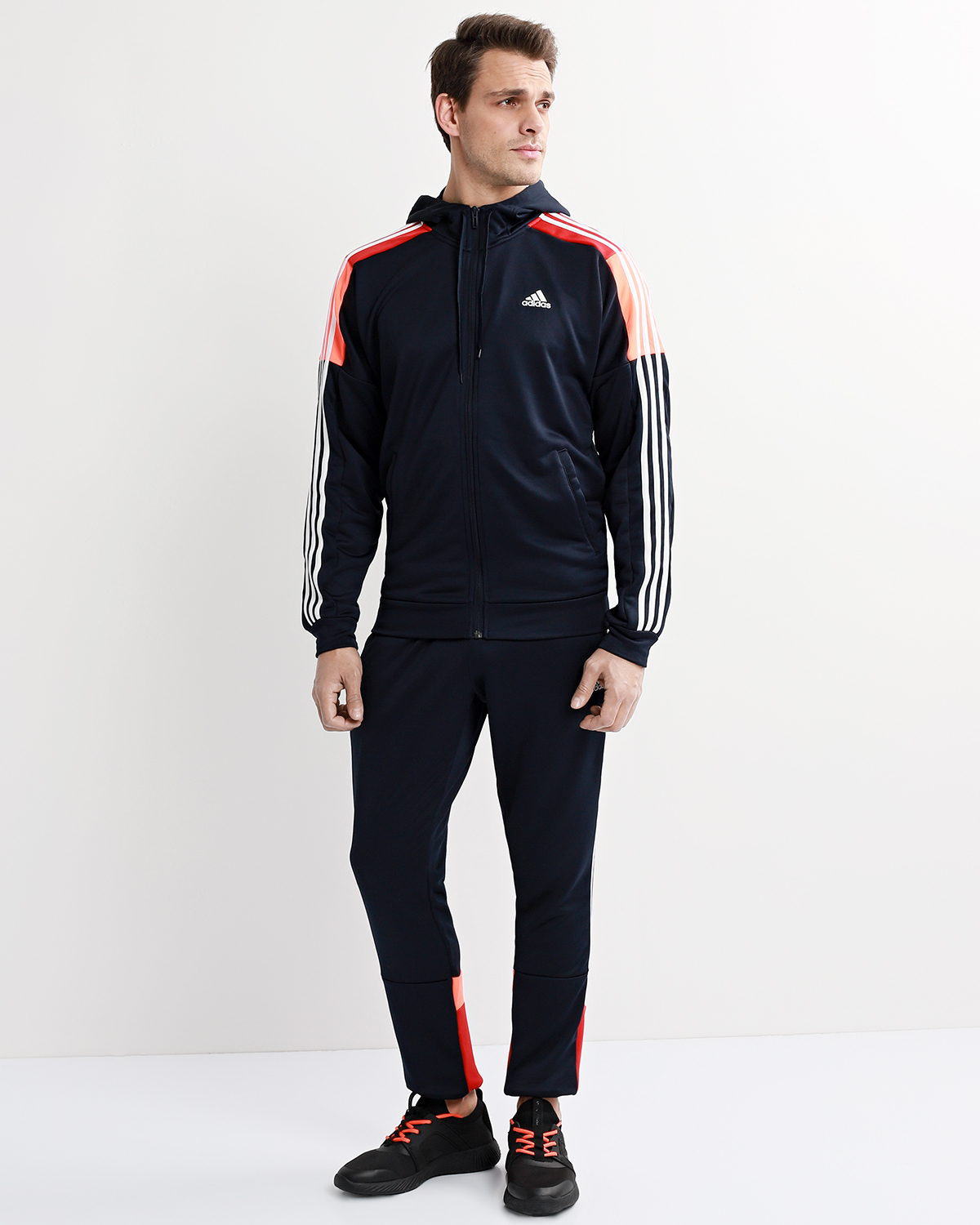 Спортивные костюмы скидка. Адидас костюм мужской 2023. 952578 Костюм adidas мужской спортивный. Костюм адидас мужской 2022. Спортивный костюм adidas MTS WVN eb7651.