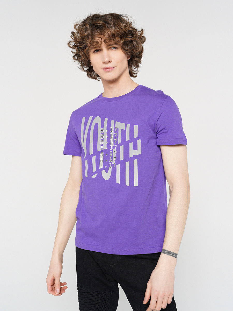 Футболка твое купить. Фиолетовая футболка твое. Фиолетовая футболка твое мужская. Футболка стиль твое. Сиреневая футболка твое.