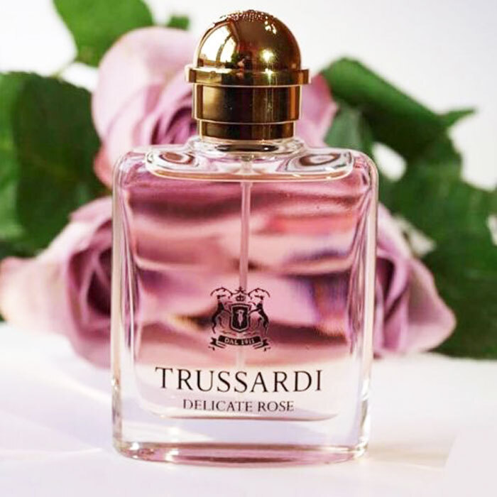 Trussardi delicate rose фото