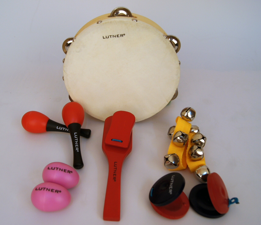 Набор бубнов. Набор бубнов. Набор бубнов. Два бубенца. Бубен шумовой инструмент.