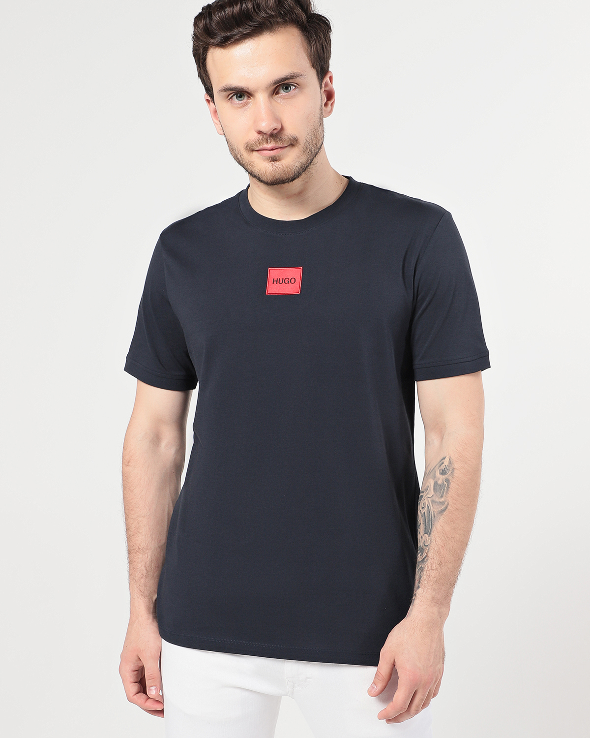 футболка hugo черная. футболка хуго босс мужские. футболки хуго. коллекция hugo мужские футболки. цум hugo футболка.