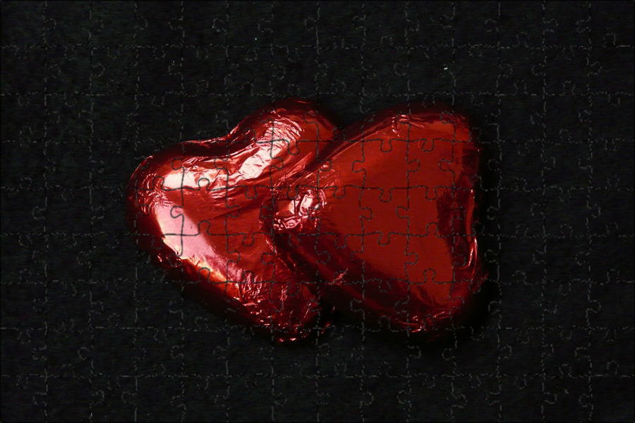 красная любовь фильм 2013. красивые картины. деньги сердце. красный к любви синий к деньгам. любовь к деньгам.