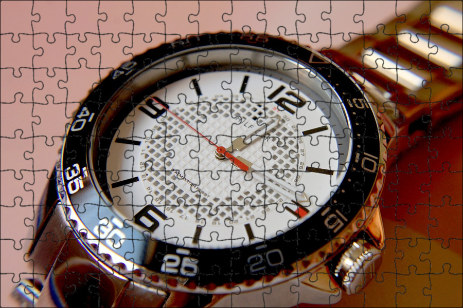 время на наручных часах. наручные часы на руке. наручные часы на руке. часы для мужчин. часы aleksandr nesterenko.