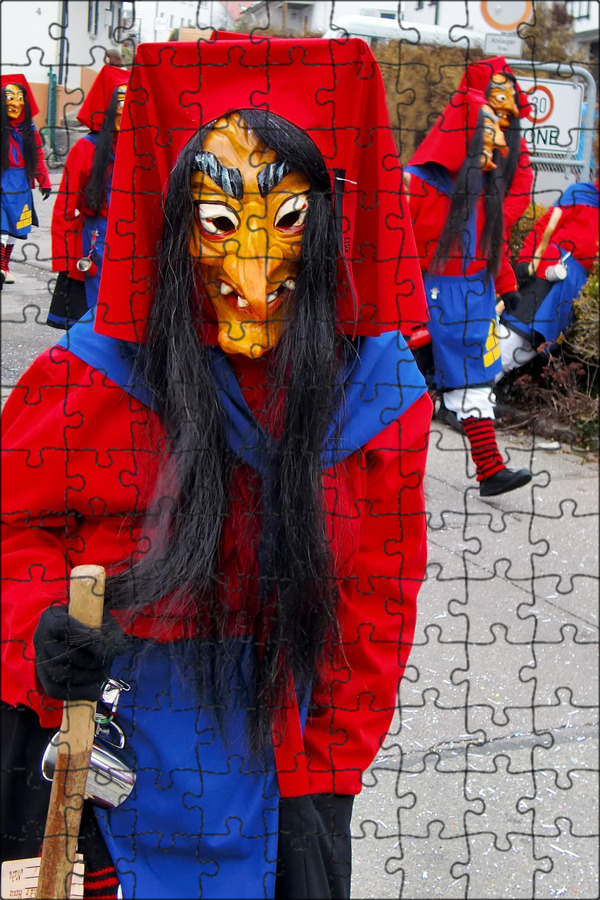 Красный костюм и маска. Косплей фестиваль маски. Изобразить карнавальный костюм. Маски костюм показать.