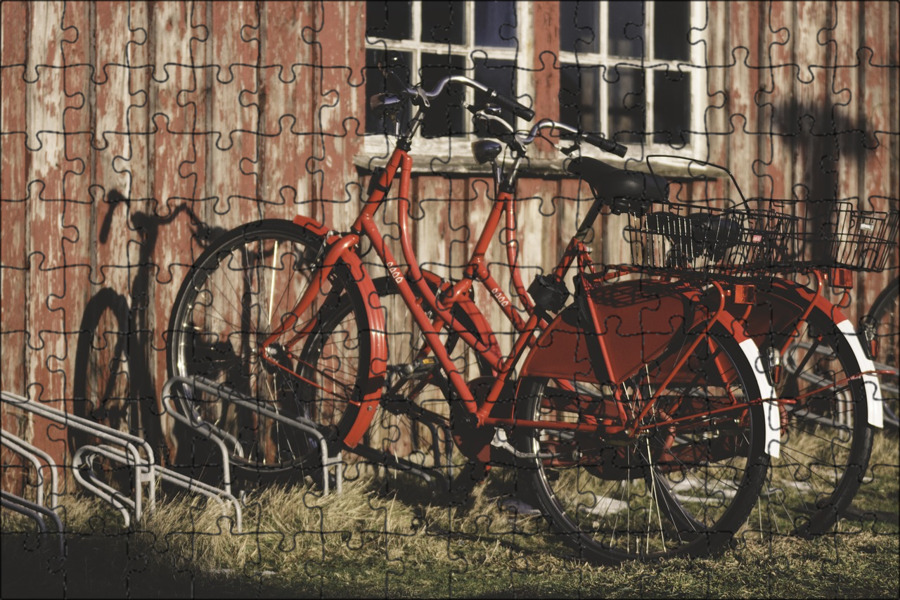 Красный велосипед фото