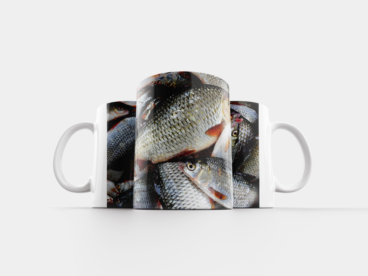 Рыба лове екатеринбург. Кружка рыба. Чашка с рыбой. Чашка с рыбкой на дне.