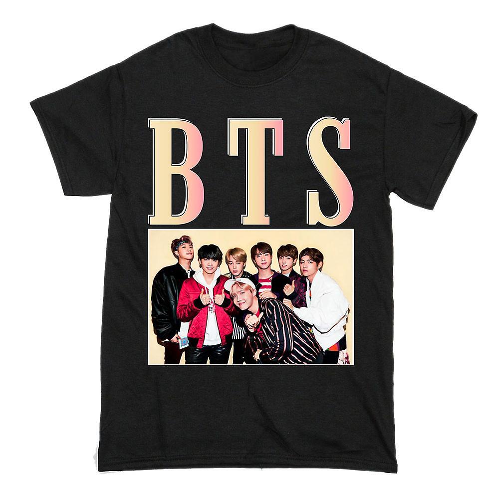 Магазин бтс. BTS T Shirt. Harajuku футболка BTS. Футболка черная BTS. БТС В черной футболке.