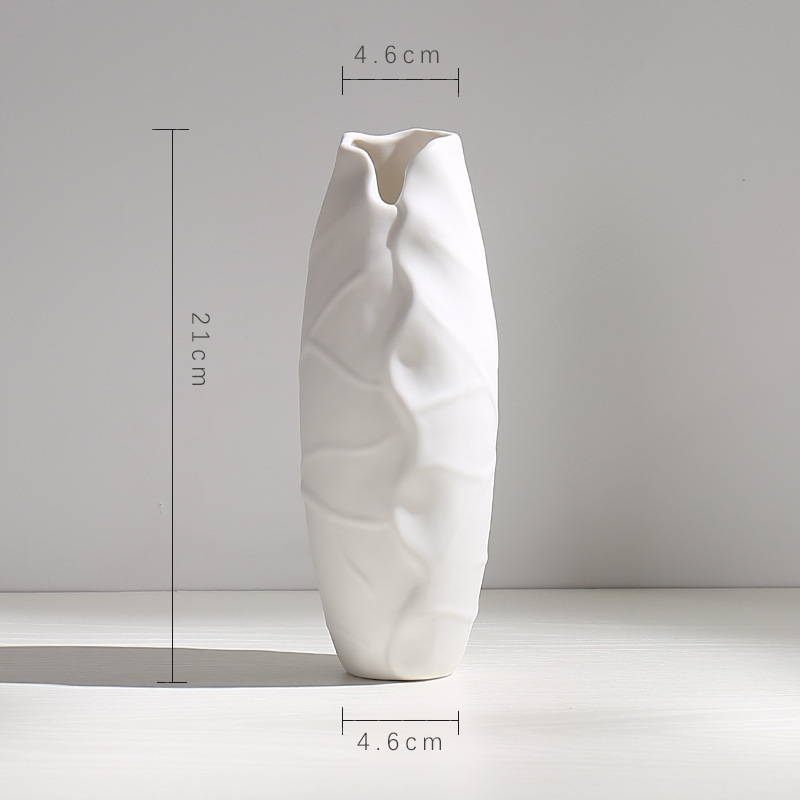 Ваза натура. Керамическая белая ваза в виде мятого пакета с ручками. Firminny Blanka Design.