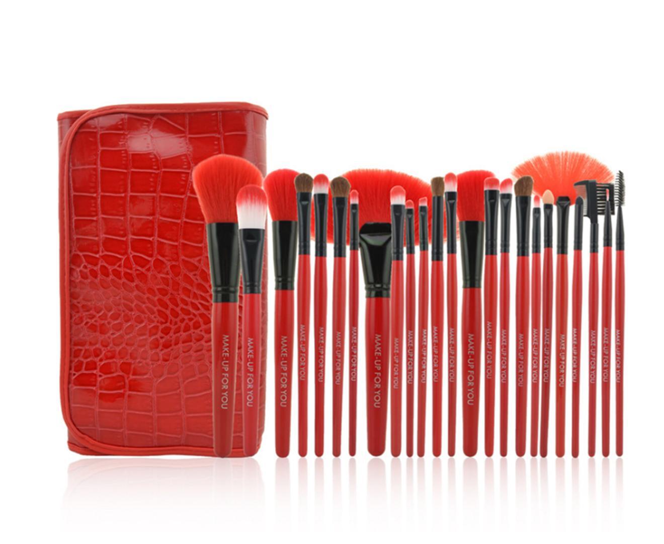 набор красных помад. женская помада. красная косметика эстетика. косметика помада красная. красная косметика.