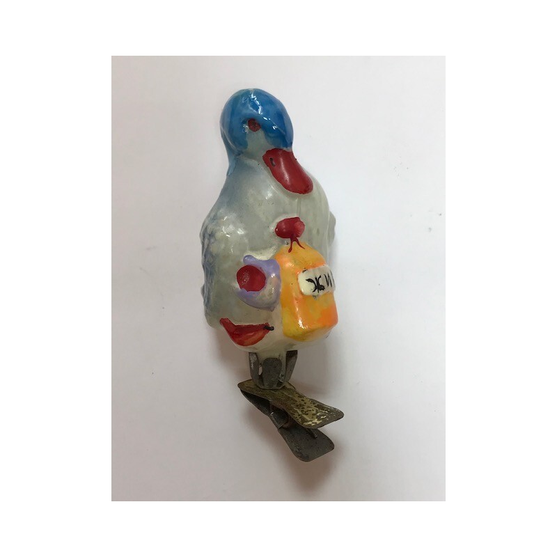 Фигурка фарфор попугая ифз. Елочная игрушка утка на прищепке. Елочная игрушка попугай карудо айболит. Утка кики. Утка кики.