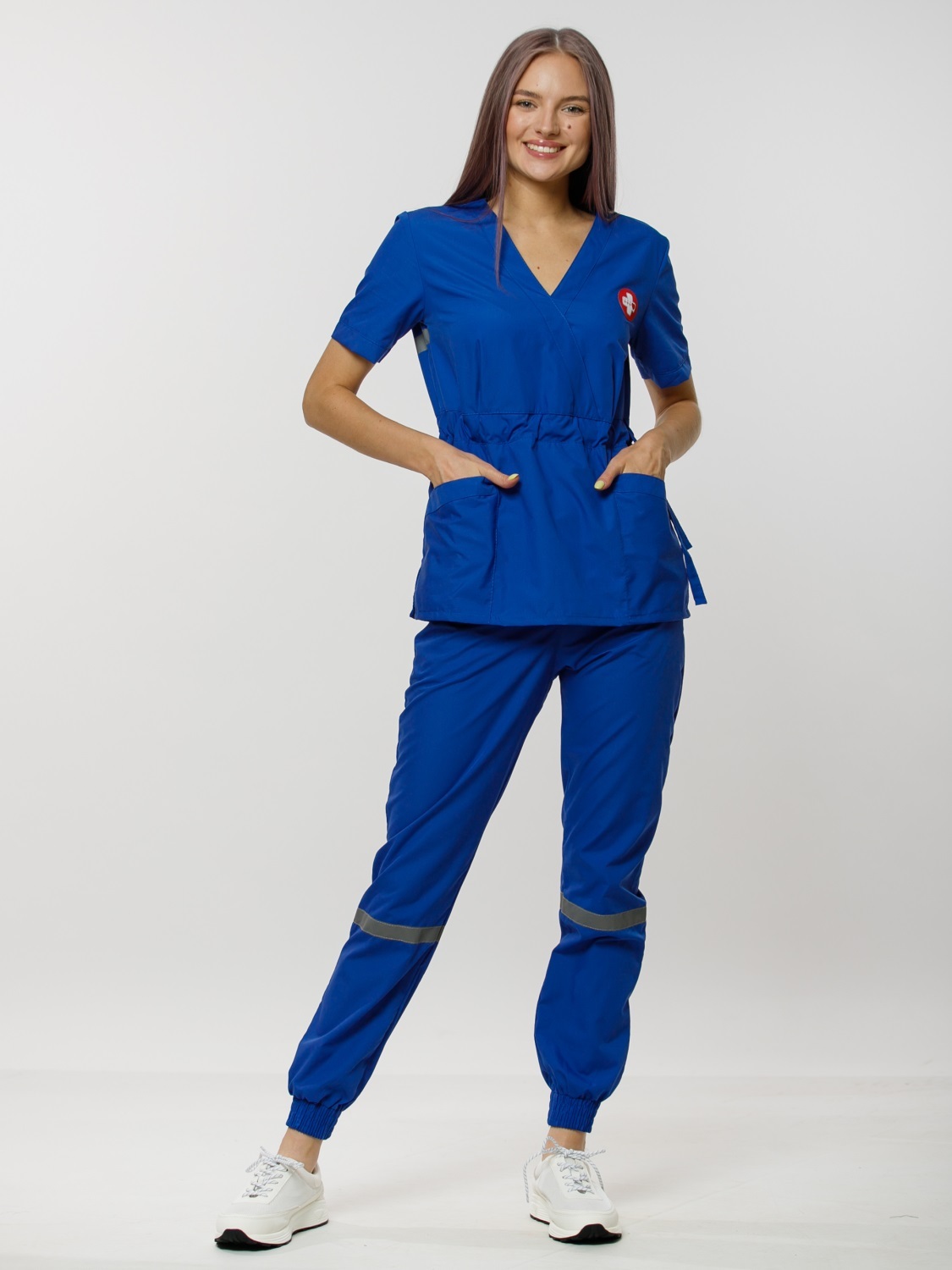 Синие медицинские костюмы. Синий медицинский костюм. Костюм скорой помощи женский. Медицинский костюм женский синий. Голубой медицинский костюм.