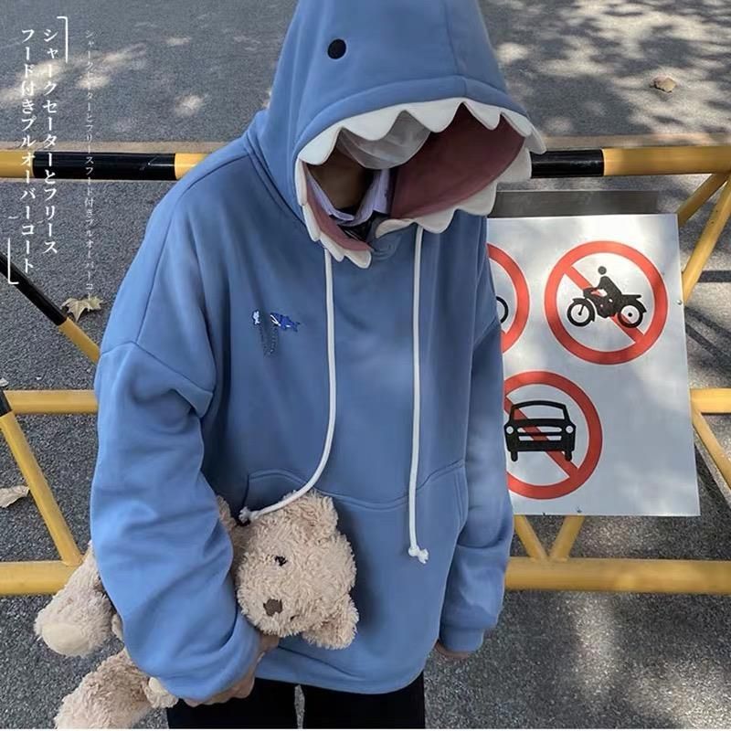 Кофта с акулой на капюшоне. Кофта акула с капюшоном. Толстовка Shark с капюшоном. Худи акула на капюшоне. Кофта с акульим капюшоном.