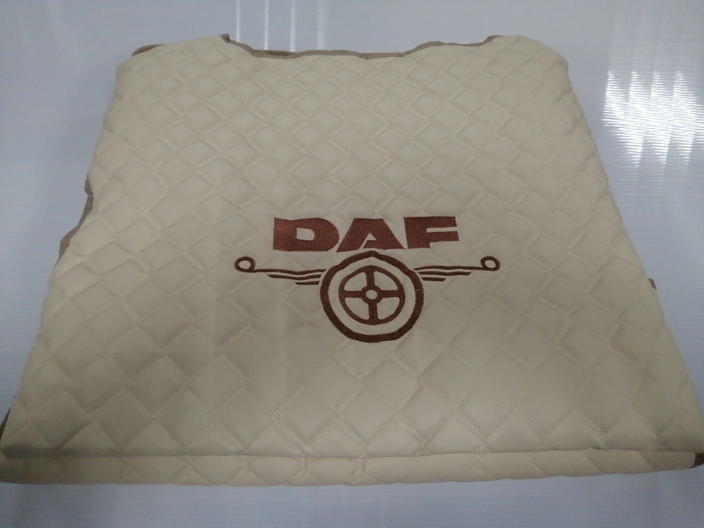 Ковры даф 105 экокожа. Коврики в салон daf 105. Коврики даф 105 механика. Коврики для daf 105 белые. Ворсистые коврики даф 105.