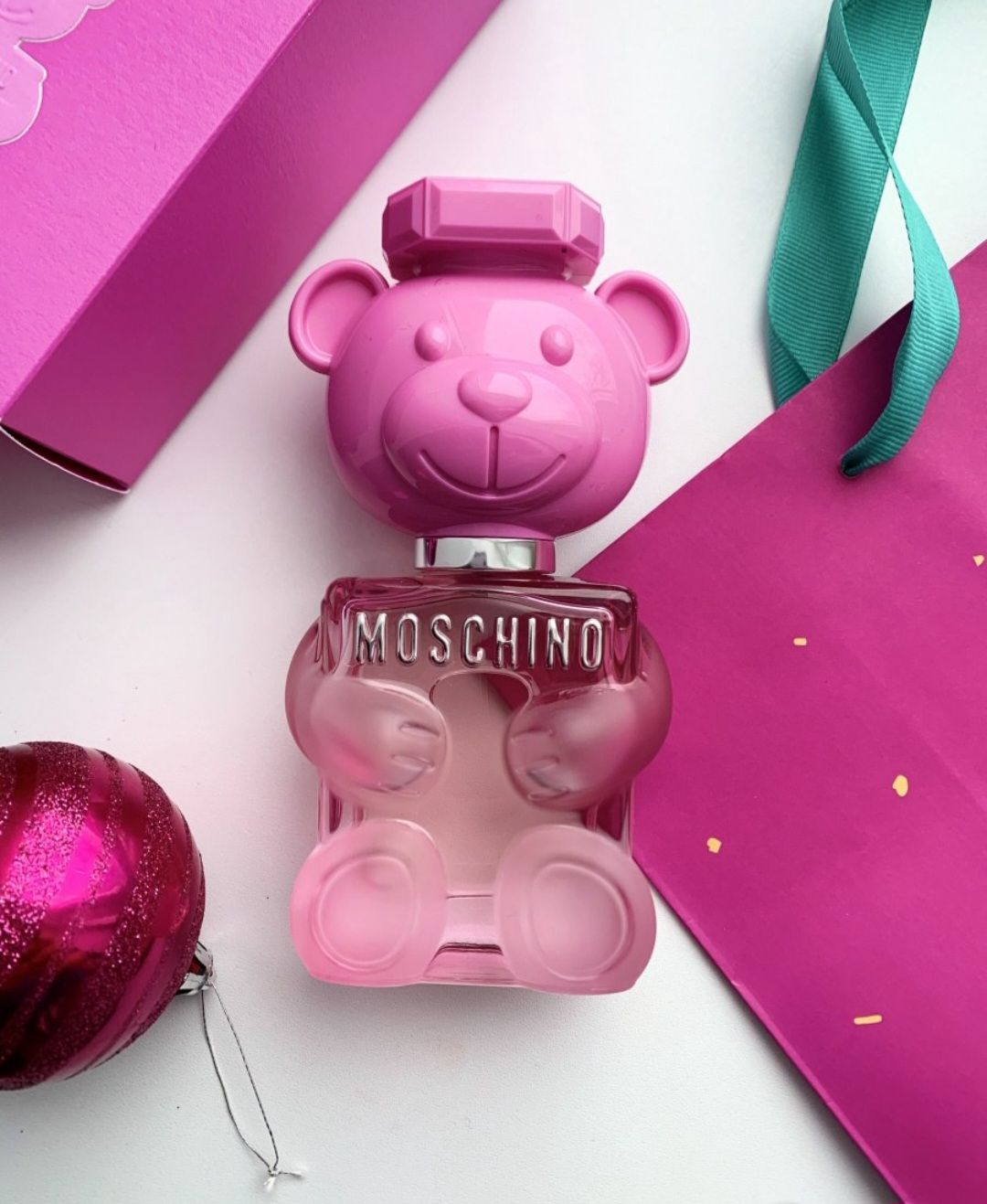Духи розовый медведь. Moschino/ Toy 2 Bubble Gum/ Москино бабл гам 100 мл. Духи Москино медведь бабл гам. Москино Toy 2. Духи Москино мишка розовый.