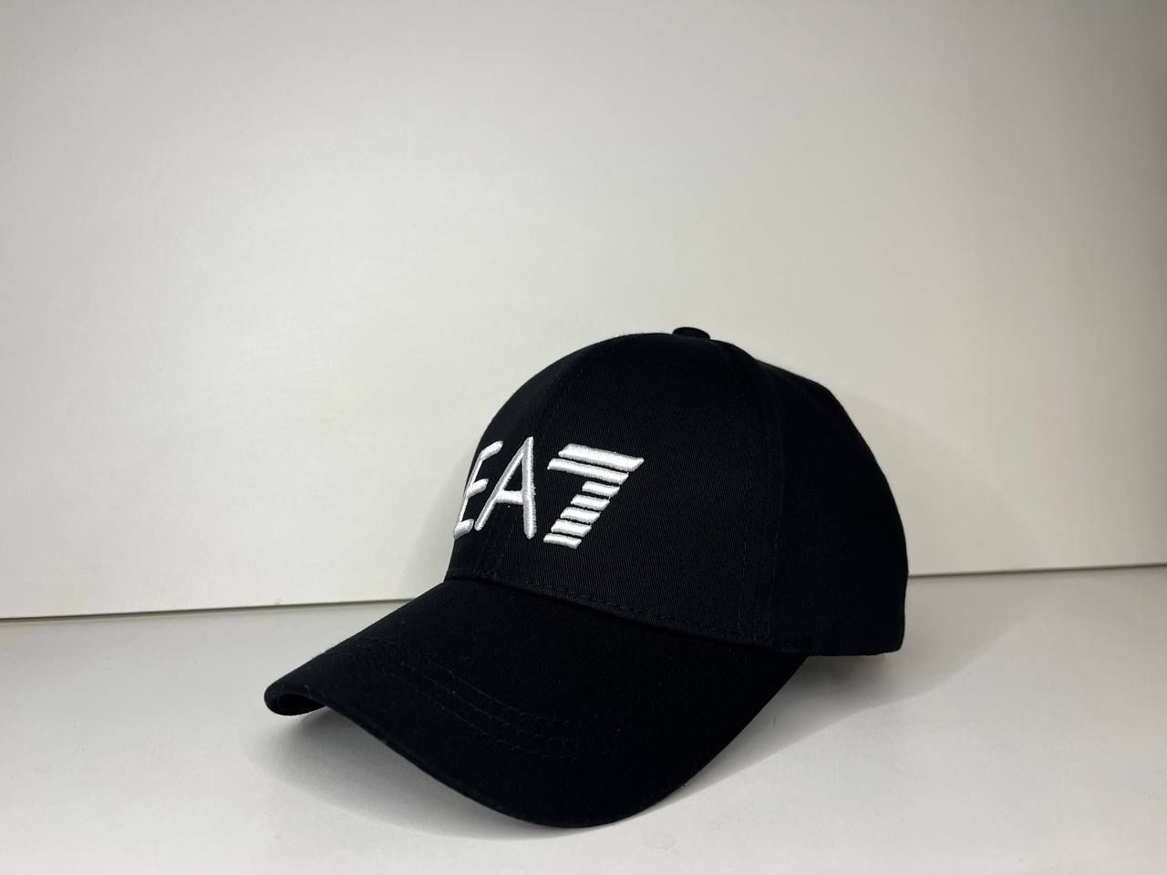 Время кепок. Кепка ea7 летняя. Панама Reebok 101430895. Snapback MG Yankes.